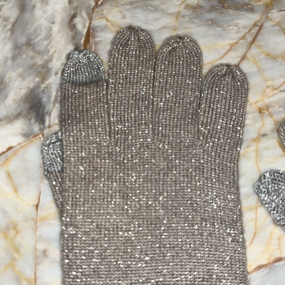 COACH Logo C Tan Beige Shimmer Wool Touch Gloves - Picture 5 of 6